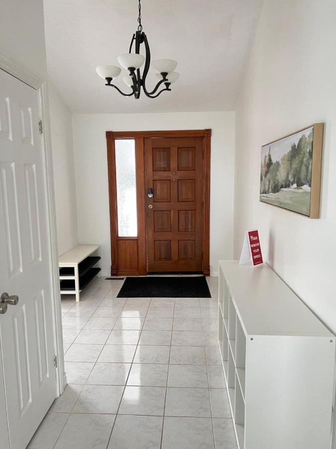 Letitia Heights !C Quiet And Modern Private Bedroom With Shared Bathroom Barrie Luaran gambar